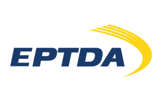 Das EPTDA-Logo mit blauer Schrift und geschwungenem gelben Design.
