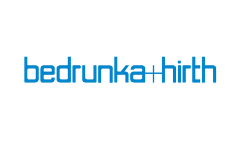 Das Bild zeigt das Logo von Bedrunka + Hirth in blauer Schrift auf weißem Hintergrund.