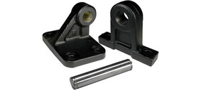 Zwei Metallgabelbefestigungen und ein zylindrischer Bolzen auf weißem Hintergrund.