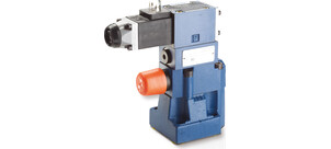 Ein hydraulisches Schaltventil mit blauer Basis und markantem orangefarbenem Griff.